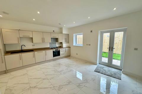 2 bedroom townhouse for sale, Hadfield Street, Oldham