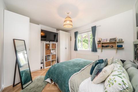 4 bedroom semi-detached house for sale, Fairfield Grove, Charlton
