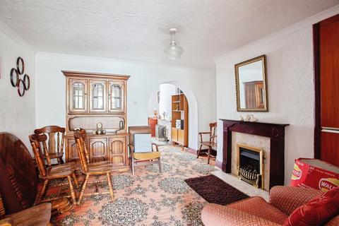 3 bedroom semi-detached house for sale, Cawthorne Road, Barugh Green, Barnsley