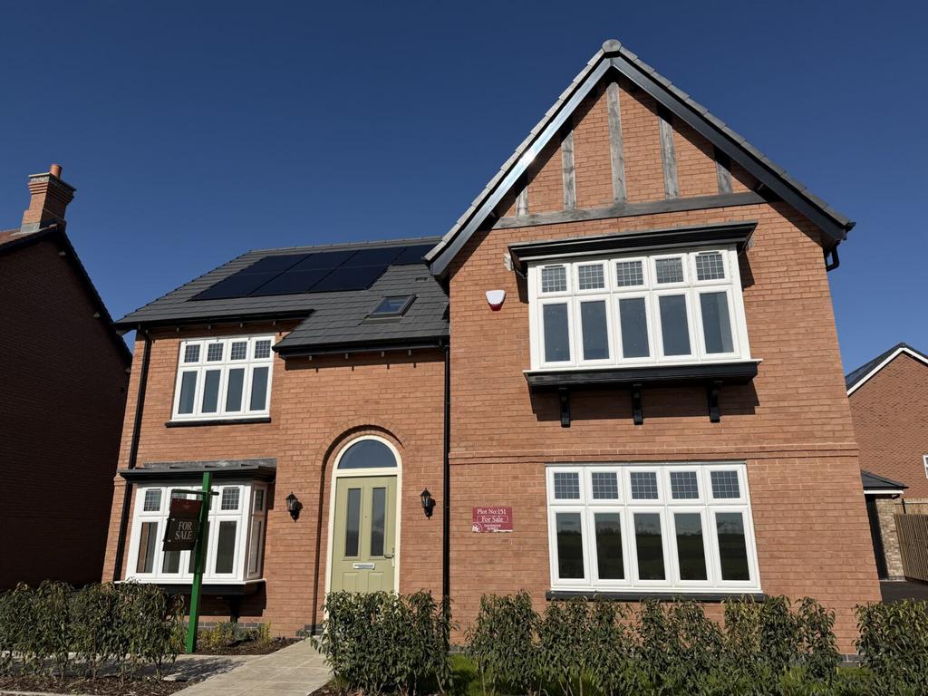 5 bedroom detached house for sale