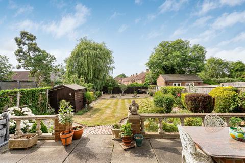 4 bedroom detached house for sale, London Road, Stanmore, HA7