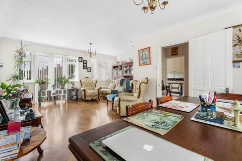 4 bedroom detached house for sale, London Road, Stanmore, HA7