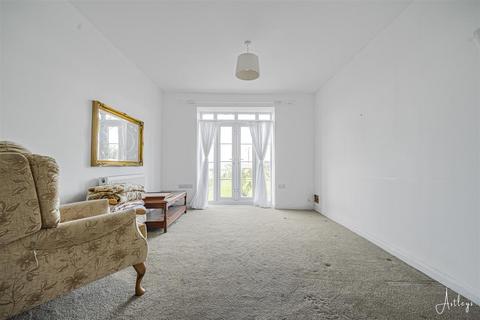 3 bedroom end of terrace house for sale, The Promenade, Penclawdd, Swansea