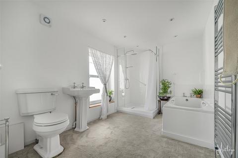 3 bedroom end of terrace house for sale, The Promenade, Penclawdd, Swansea