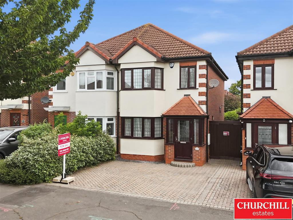 Detached house exterior, driveway