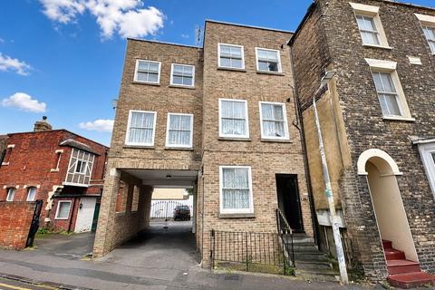 1 bed flat/apartment for rent in Charlotte Place, Margate, Kent, CT9