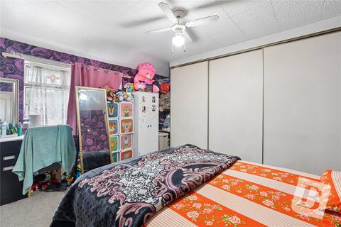 2 bedroom terraced house for sale, Winding Way, Dagenham, RM8