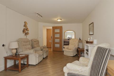 2 bedroom apartment for sale, Minster Drive, Herne Bay