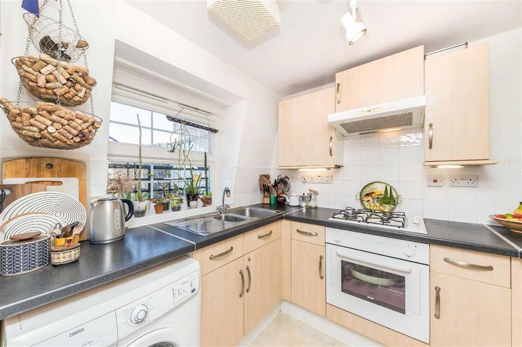 Apartment in London - View 3