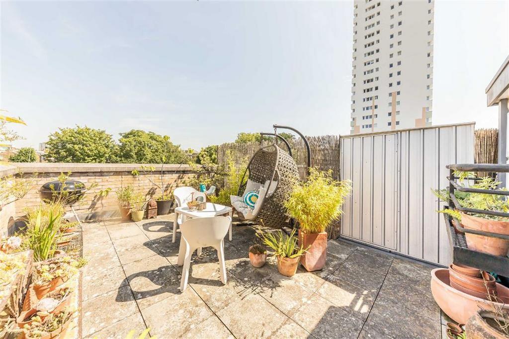 Apartment in London - View 4