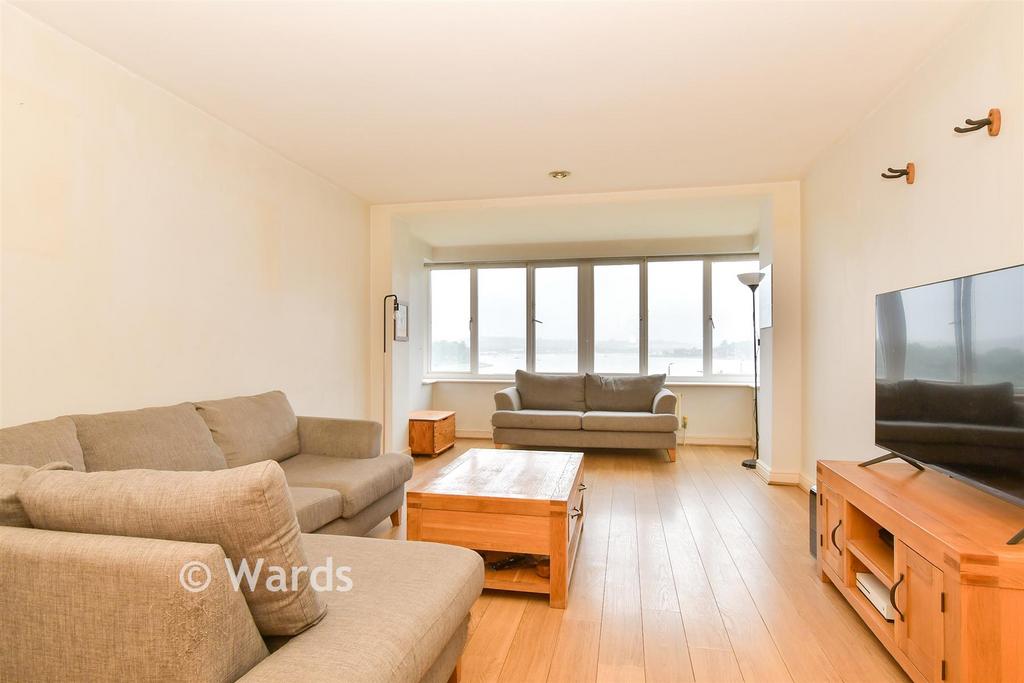 Shelley Rise, Rochester, Kent 3 bed duplex for sale - £325,000
