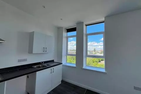 2 bedroom apartment to rent - View 2