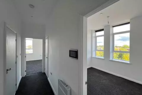 2 bedroom apartment to rent - View 3