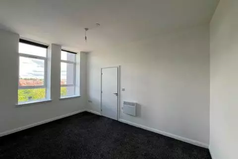 2 bedroom apartment to rent - View 5