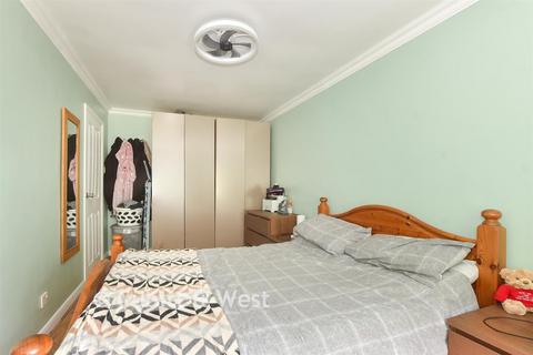 2 bedroom flat for sale, Hayling Court, Crawley, West Sussex