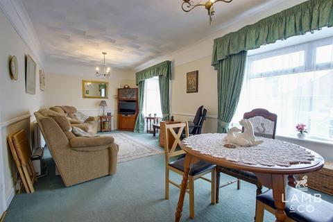 3 bedroom detached bungalow for sale, Thomas Road, Clacton-On-Sea CO15