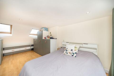3 bedroom terraced house for sale, Edna Road, London SW20