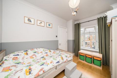3 bedroom terraced house for sale, Edna Road, London SW20