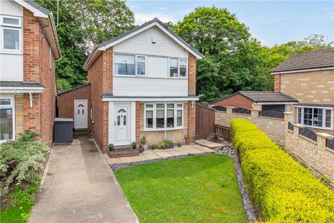 3 bedroom detached house for sale, Cricketers Green, Yeadon, Leeds, West Yorkshire, LS19