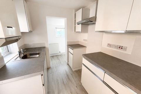 2 bedroom terraced house to rent, Cumberland Street, Staines-upon-Thames, TW18