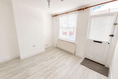 2 bedroom terraced house to rent, Cumberland Street, Staines-upon-Thames, TW18