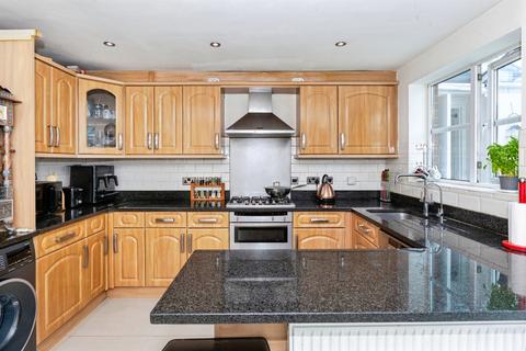 4 bedroom detached house for sale, Ferrers Close, Slough