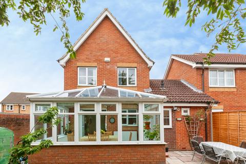 4 bedroom detached house for sale, Ferrers Close, Slough