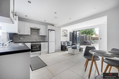 3 bedroom terraced house to rent, Myrtle Crescent, Slough, Berkshire, SL2