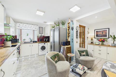 2 bedroom flat for sale, Main Road, Aberuthven PH3