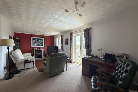 2 bedroom apartment for sale, Newnham Crescent, Sketty, Swansea