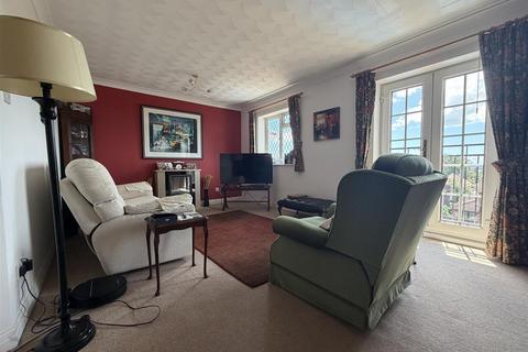 2 bedroom apartment for sale, Newnham Crescent, Sketty, Swansea