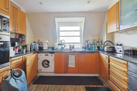 3 bedroom flat to rent, St. Johns Wood Park, London, NW8