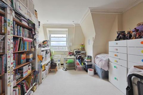 3 bedroom flat to rent, St. Johns Wood Park, London, NW8