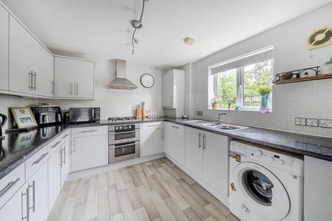2 bedroom flat for sale, Green Lane, Windsor, SL4