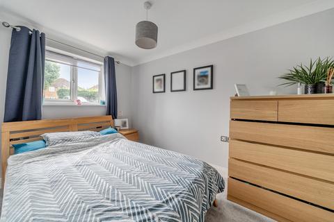 2 bedroom flat for sale, Green Lane, Windsor, SL4