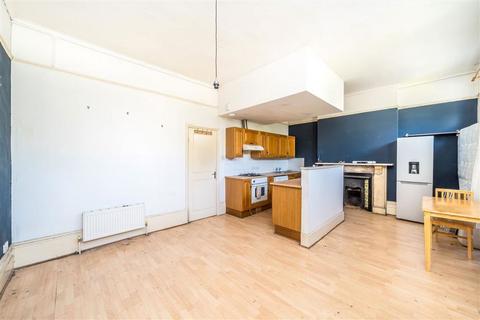 1 bedroom flat for sale, Lewisham Way, London SE14