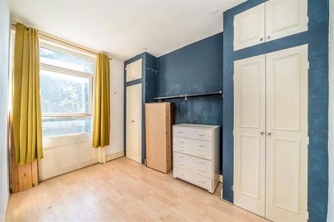 1 bedroom flat for sale, Lewisham Way, London SE14
