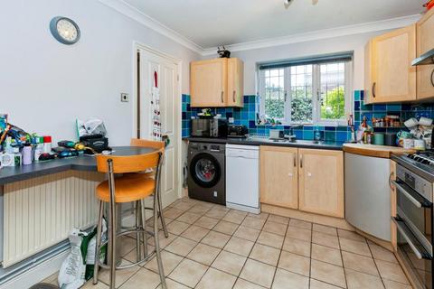 3 bedroom detached house to rent, Ivy Place,  Lane End,  HP14