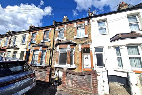 4 bedroom terraced house to rent, Katherine Road, East Ham. E6 1PB