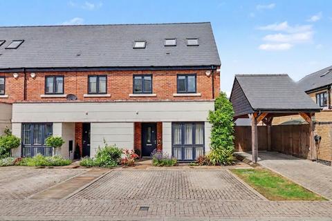 Carleton Avenue, East Molesey, KT8