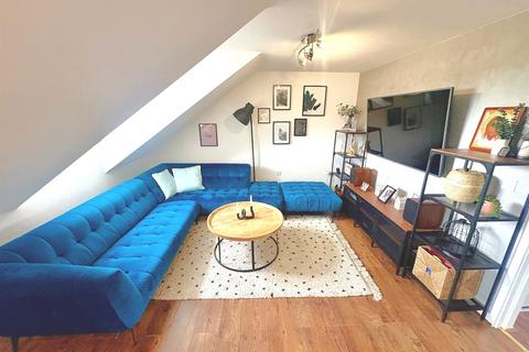 Flat - Broadlands Court, Pudsey