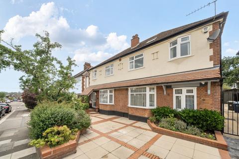 Manor Road, Barnet, EN5
