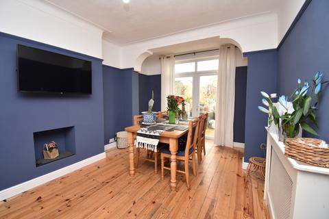 3 bedroom terraced house to rent, Camrose Street London SE2