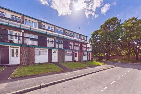 2 bedroom terraced house for sale, Worcester Close, Farnborough, Hampshire, GU14