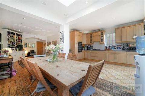 Ashbourne Avenue, Temple Fortune, NW11