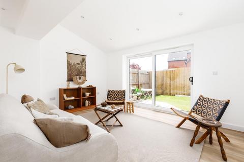 2 bedroom end of terrace house for sale, Crossways Road, Knowle Park