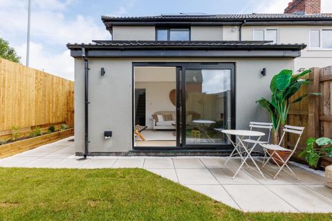 2 bedroom end of terrace house for sale, Crossways Road, Knowle Park