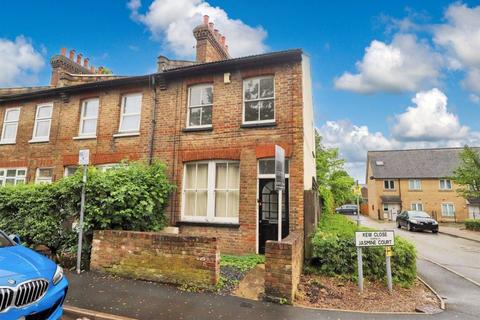 2 bedroom terraced house to rent, Chiltern View Road, Uxbridge, UB8