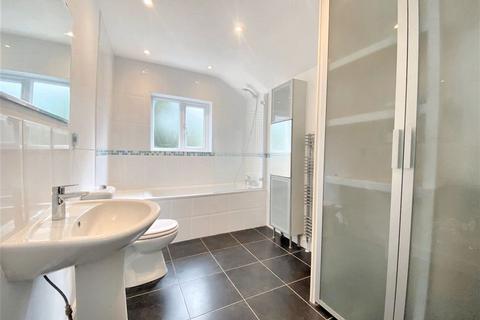 2 bedroom terraced house to rent, Chiltern View Road, Uxbridge, UB8