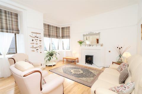 2 bedroom flat to rent, Bridge Street, Wick, Highland. KW1 4NG